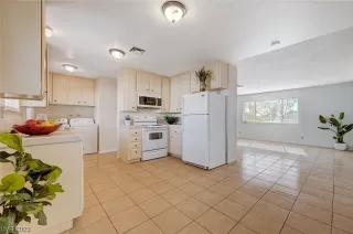 Photo #6: 2482462 Listing 