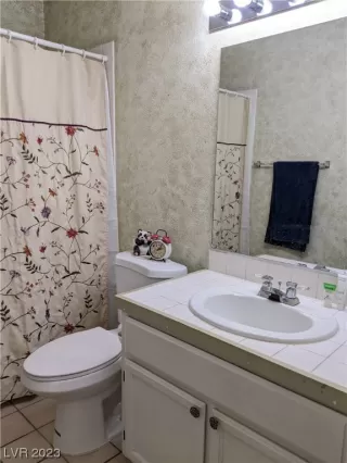 Photo #4: 2482479 Listing