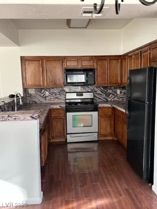 Photo #6: 2482500 Listing 