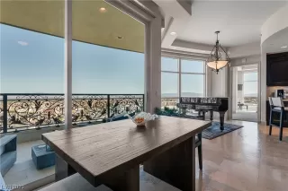 Photo #3: 2482501 Listing