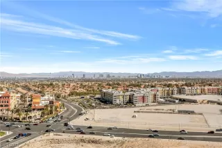 Photo #5: 2482501 Listing