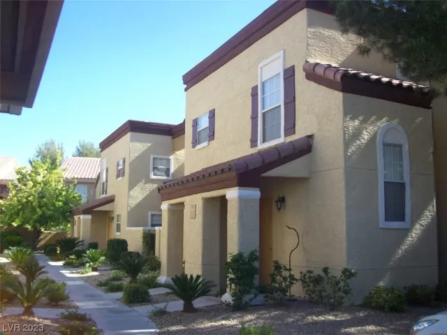 MLS: 2482510 Condo For Sale