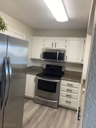 Photo #4: 2482530 Listing