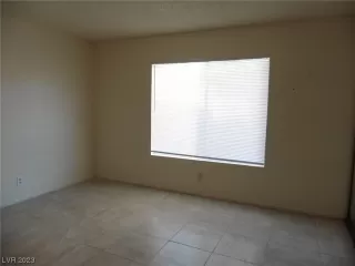 Photo #3: 2482573 Listing 