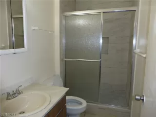 Photo #5: 2482573 Listing 