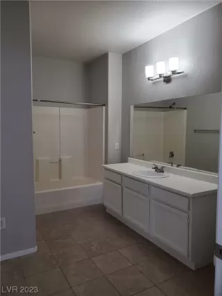 Photo #2: 2482574 Listing 