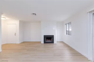 Photo #5: 2482598 Listing 