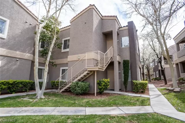 MLS: 2482610 Condo For Sale