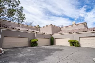 Photo #2: 2482610 Listing