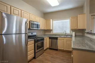 Photo #6: 2482610 Listing