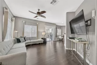 Photo #3: 2482617 Listing