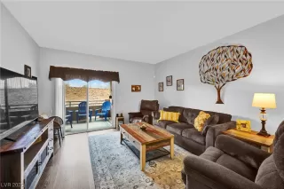 Photo #4: 2482634 Listing