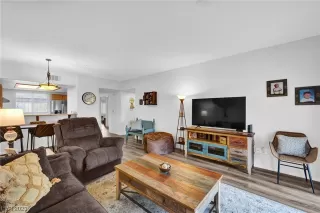 Photo #5: 2482634 Listing