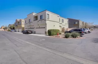 Photo #1: 2482637 Listing 