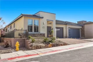 Photo #3: 2482638 Listing