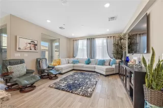 Photo #6: 2482638 Listing