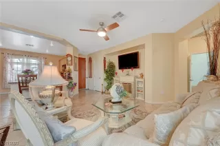 Photo #6: 2482653 Listing