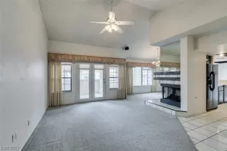 Photo #4: 2482658 Listing