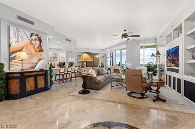 MLS: 2482687 Condo For Sale