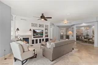 Photo #2: 2482687 Listing