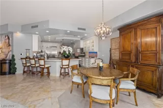 Photo #4: 2482687 Listing