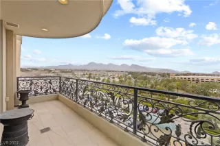 Photo #6: 2482687 Listing