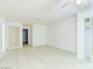 Photo #3: 2482688 Listing 