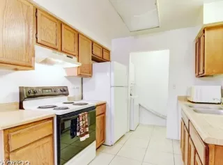 Photo #4: 2482688 Listing 