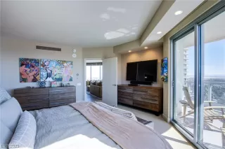 Photo #4: 2482695 Listing