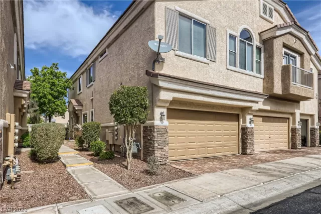 MLS: 2482716 Condo For Sale