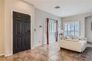 Photo #2: 2482716 Listing