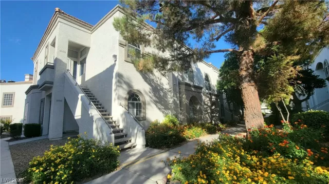 MLS: 2482738 Condo For Sale