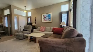 Photo #3: 2482738 Listing