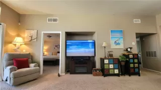 Photo #5: 2482738 Listing