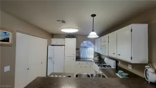 Photo #6: 2482738 Listing