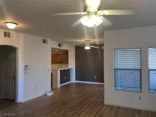 Photo #4: 2482742 Listing