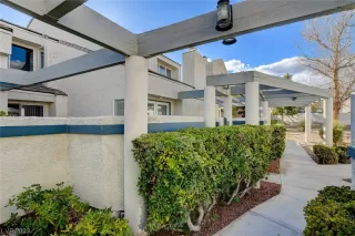 Photo #2: 2482777 Listing