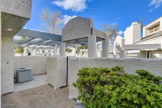 Photo #3: 2482777 Listing