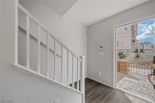 Photo #5: 2482781 Listing 