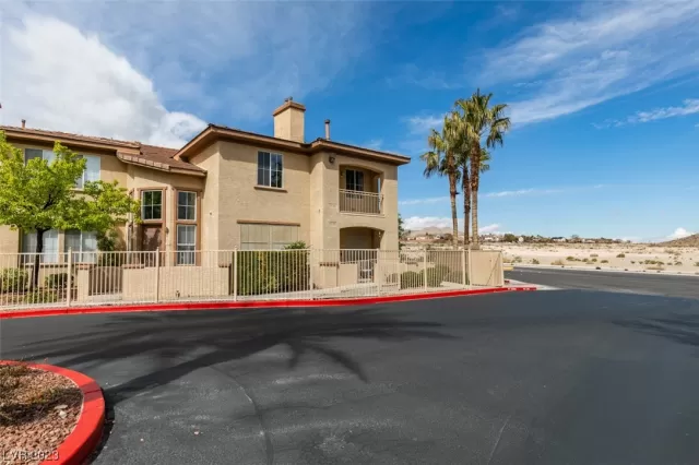 MLS: 2482819 Condo For Sale