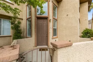 Photo #3: 2482819 Listing