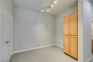 Photo #6: 2482819 Listing