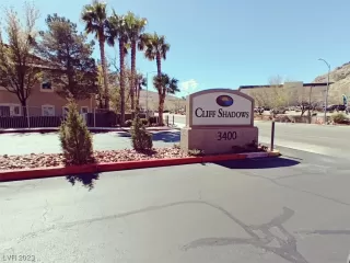 Photo #3: 2482826 Listing