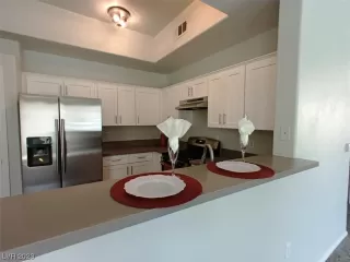 Photo #4: 2482826 Listing