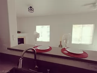 Photo #5: 2482826 Listing