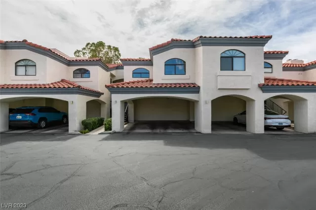 MLS: 2482827 Condo For Sale