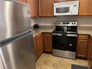 Photo #5: 2482831 Listing 