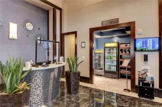 Photo #6: 2482832 Listing