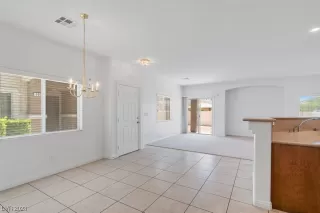 Photo #4: 2482850 Listing