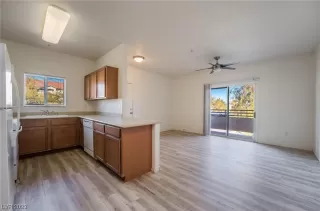 Photo #3: 2482860 Listing 